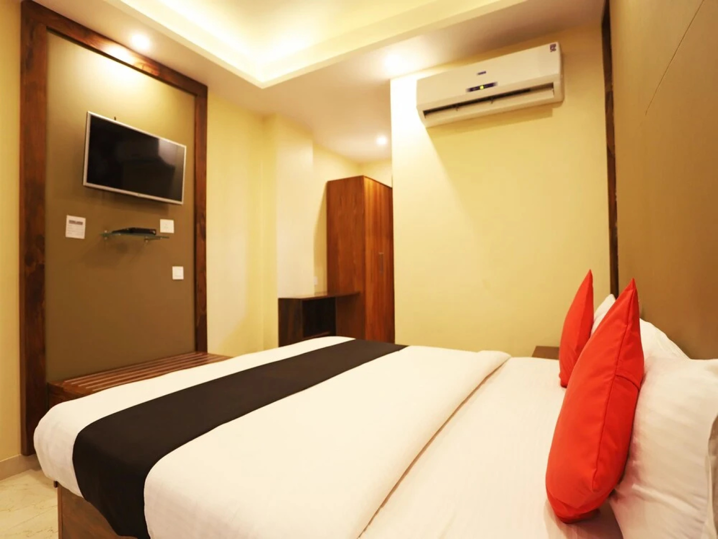 Capital O 43420 Hotel The Vedantasara