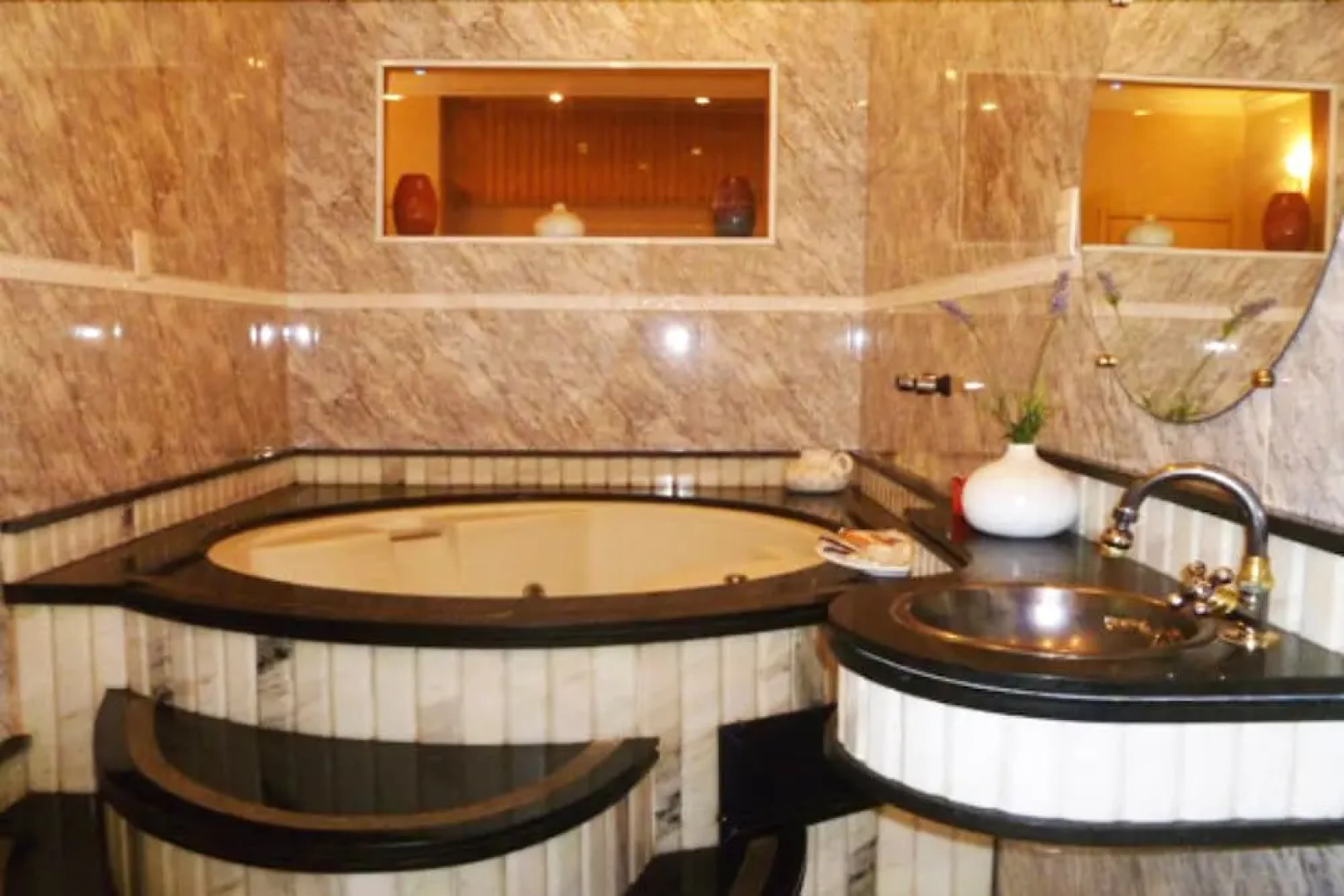 Dinys Motel - Adults Only