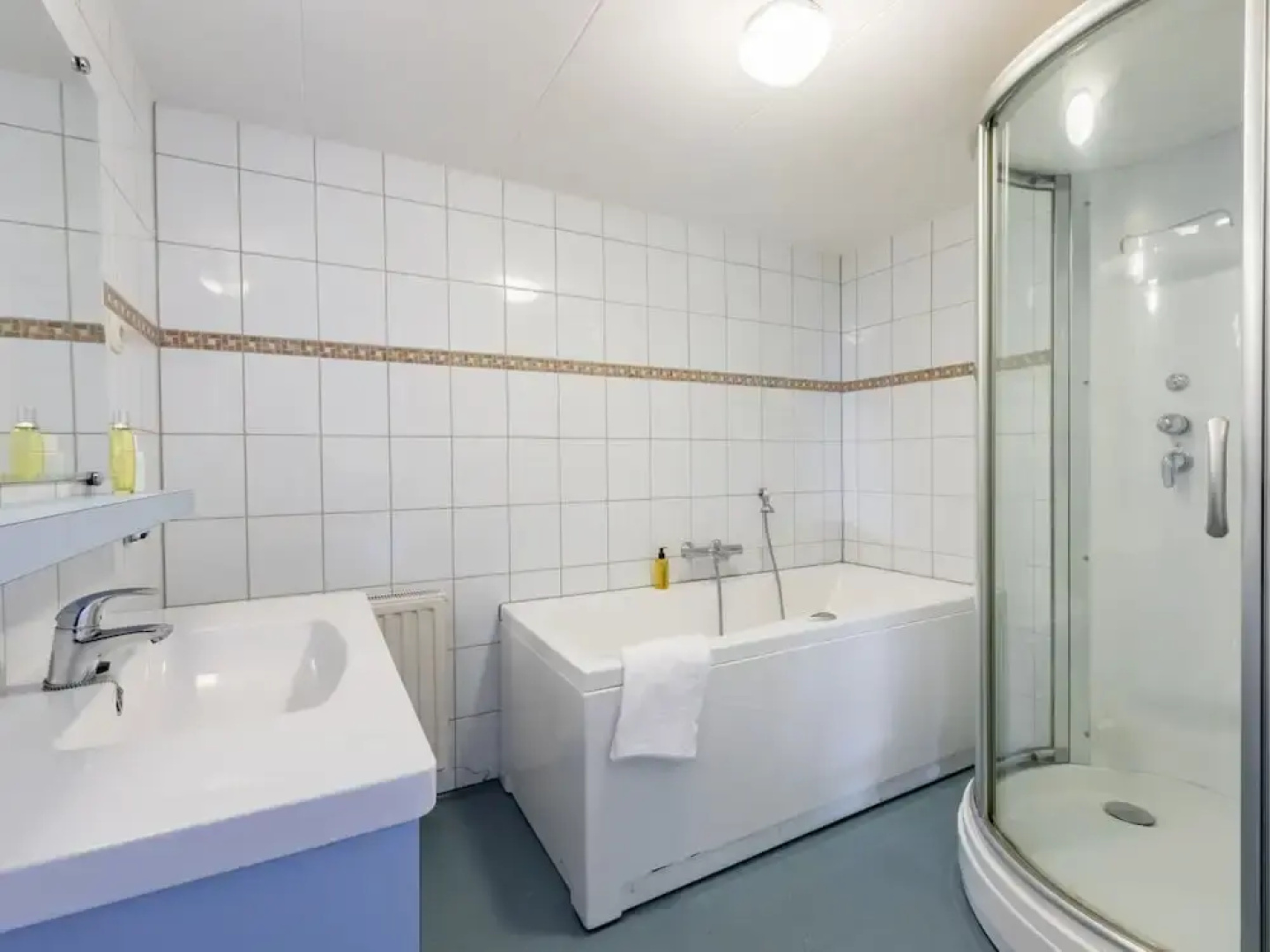 Bungalow in Netherlands With Bubble Bath