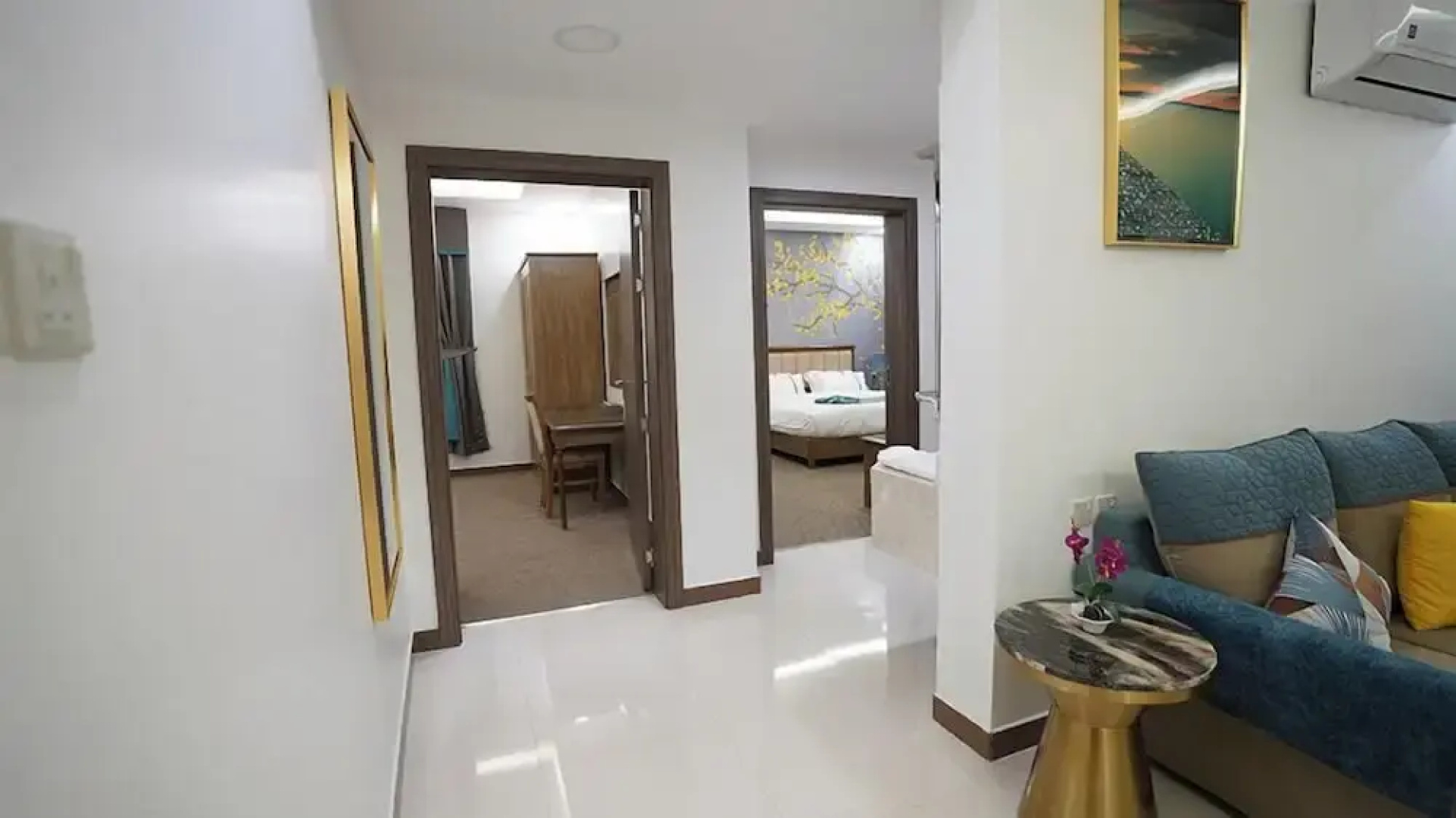 Seasons hotel suites