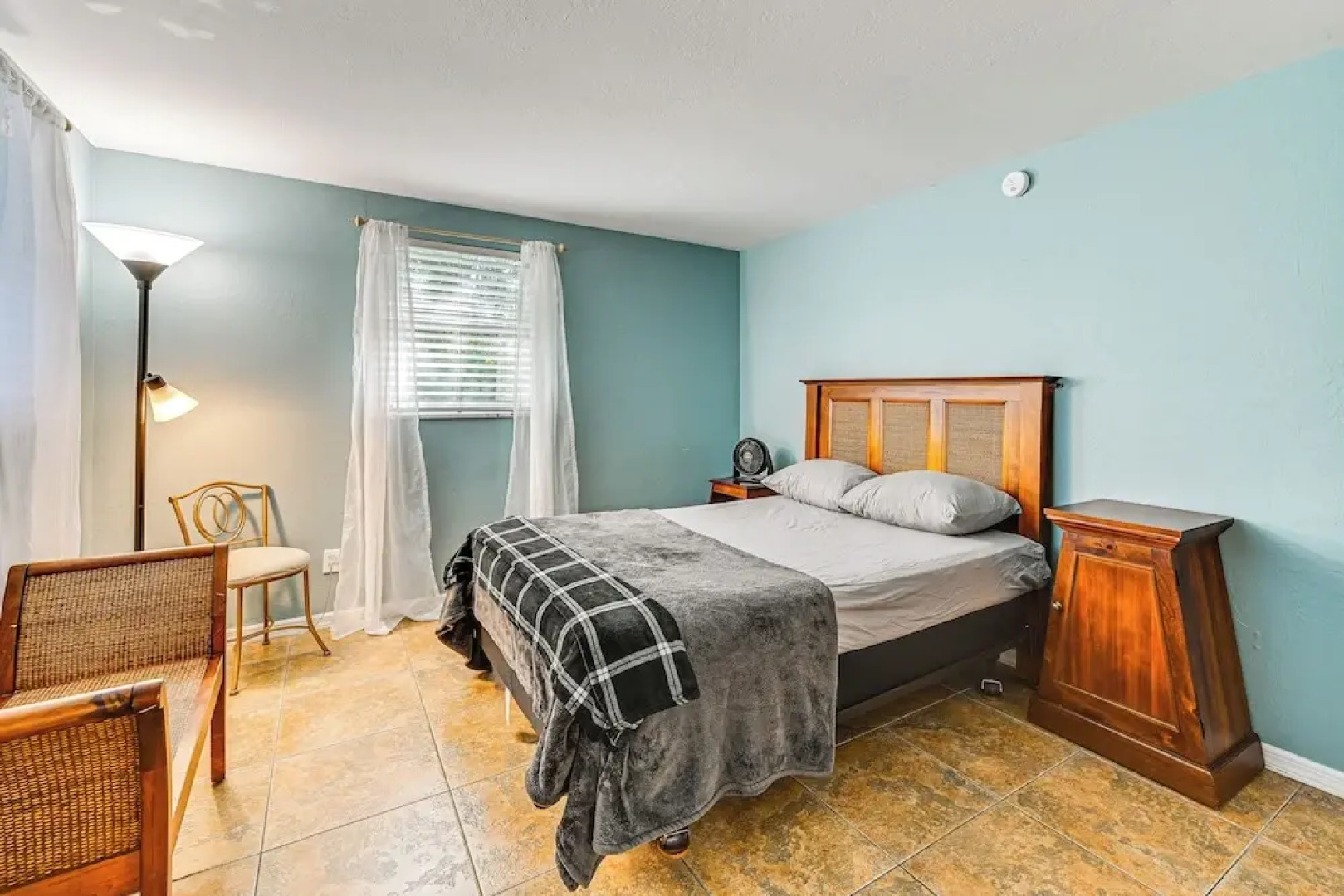 10 Mi to Bonita Beach: Pet-friendly Home w/ Yard!