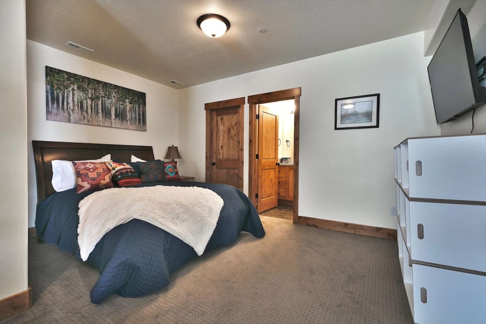 Parks Edge 1119 West Abigail by Blueswell