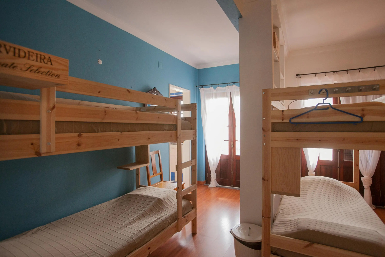Ericeira Chill Hill Hostel & Private Rooms - Peach Garden