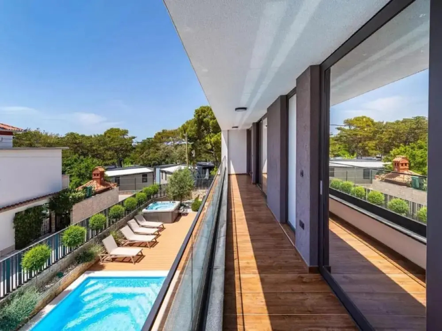 Villa Alpha - Four Bedroom Villa With Swimming Pool