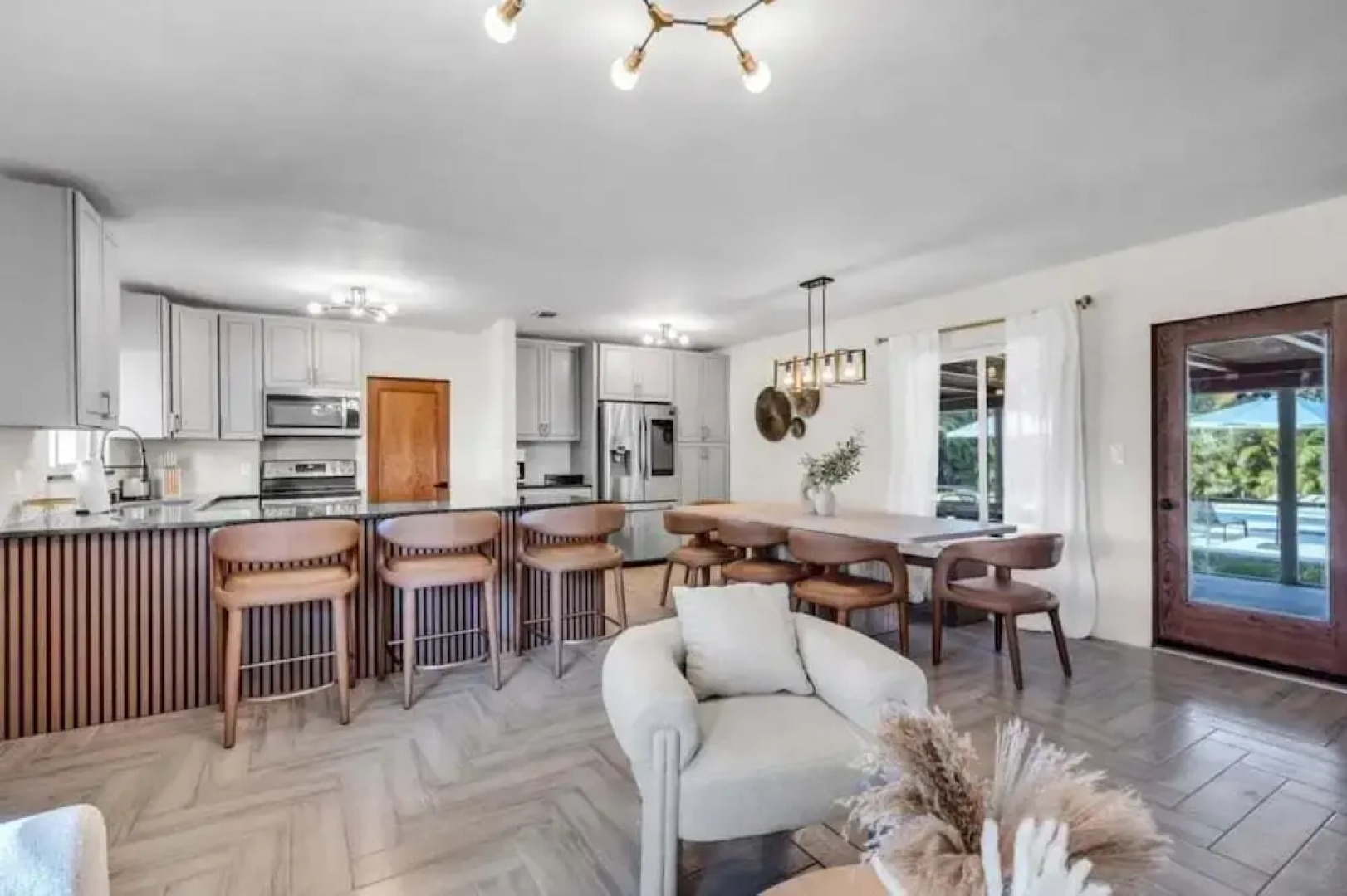 4br Biscayne River Home: Pool & Pickleball Fun 4 Bedroom Home