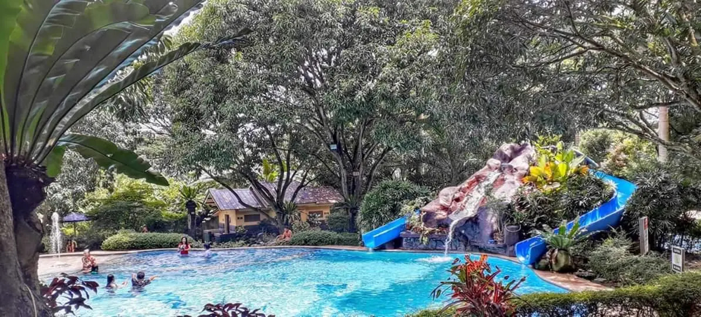 Pacific Waves Resort