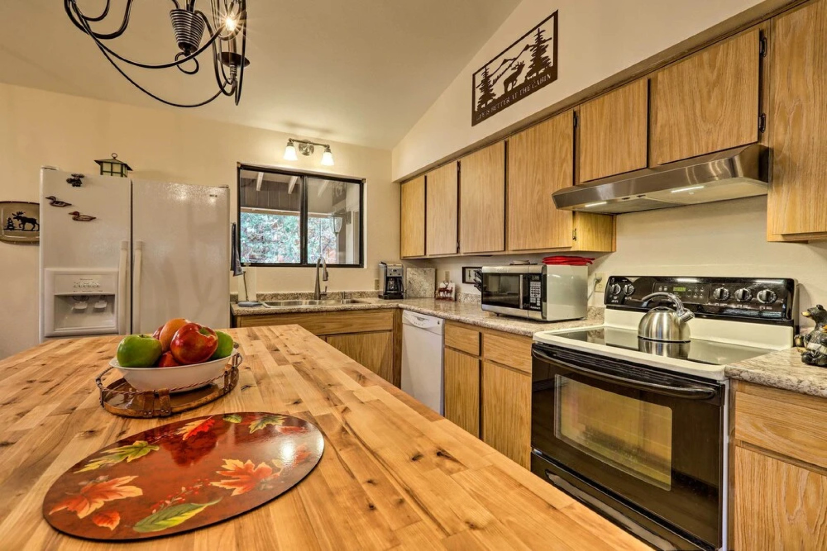 Munds Park Mountain Getaway: Hike, Golf & Unwind!