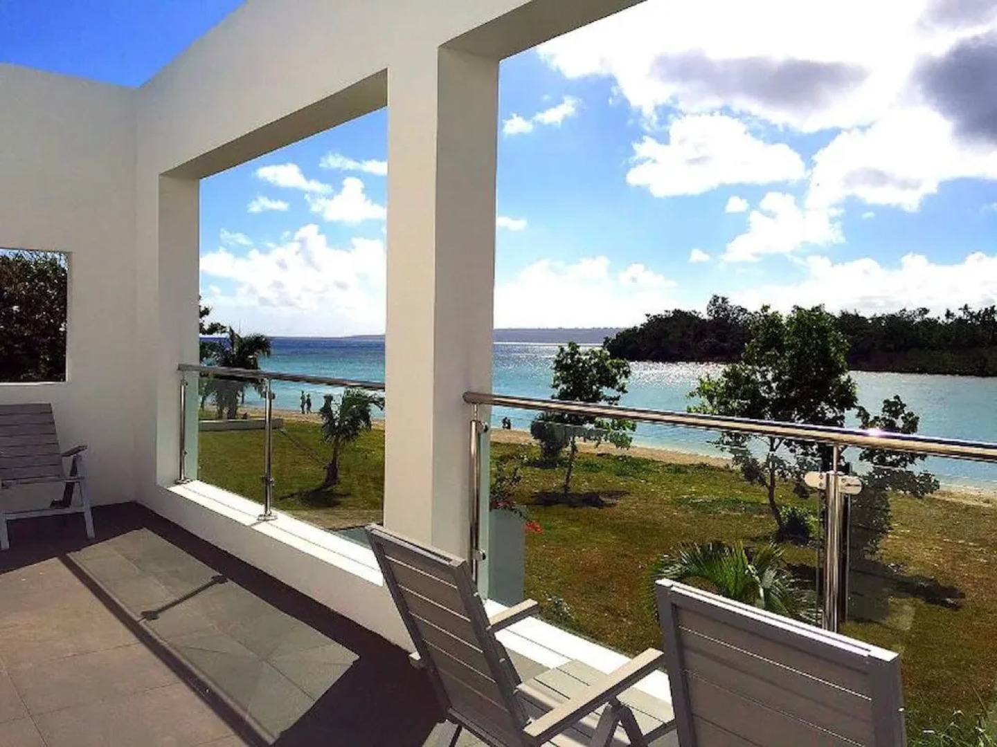 Paradise Point Views