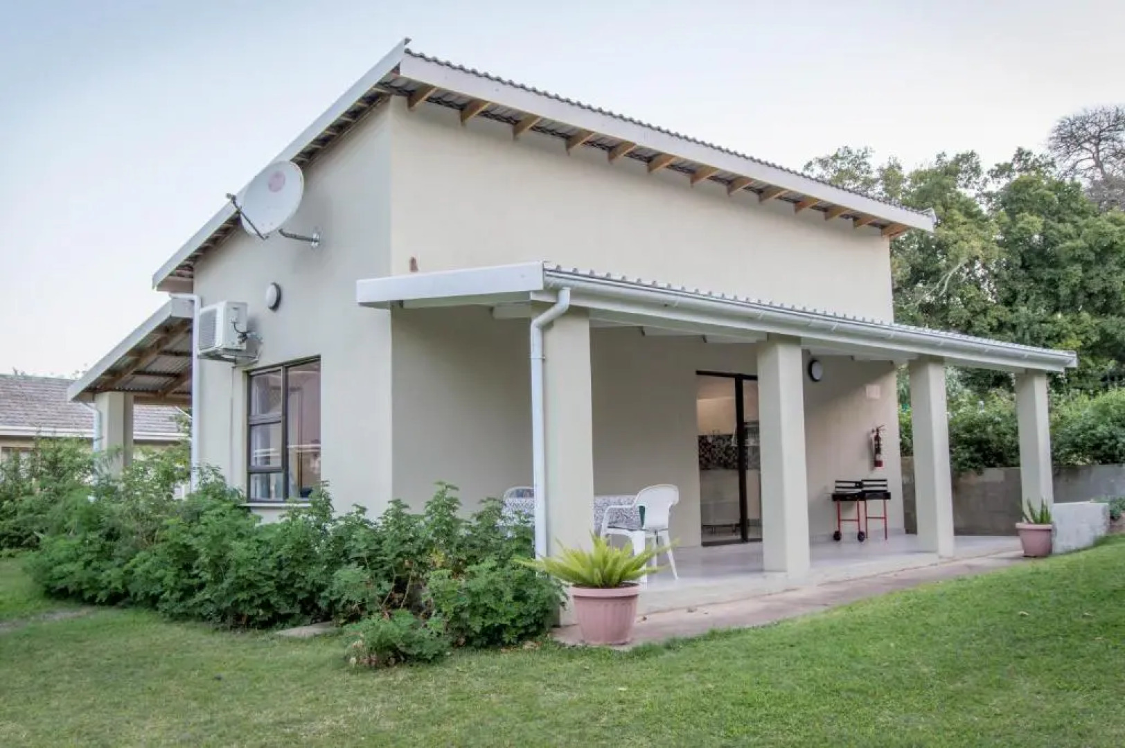 870 on Riverview Drive