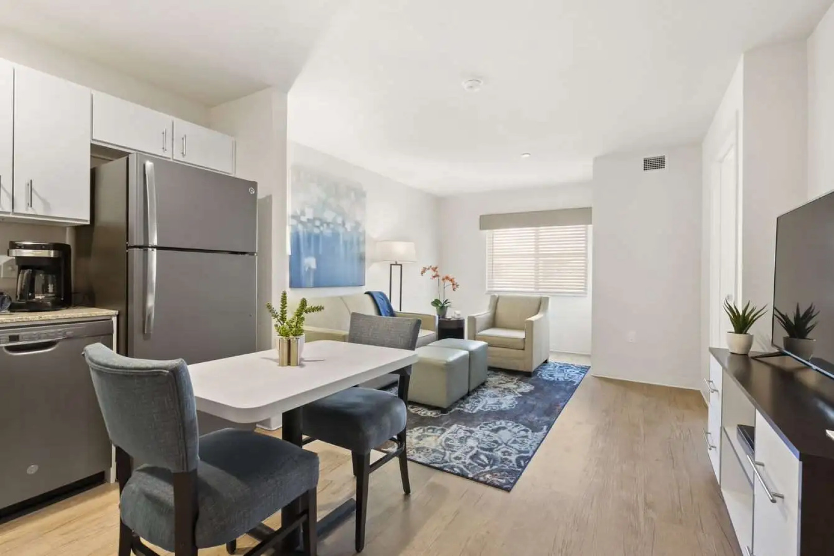 WaterWalk Extended Stay by Wyndham Kansas City - Overland Pk