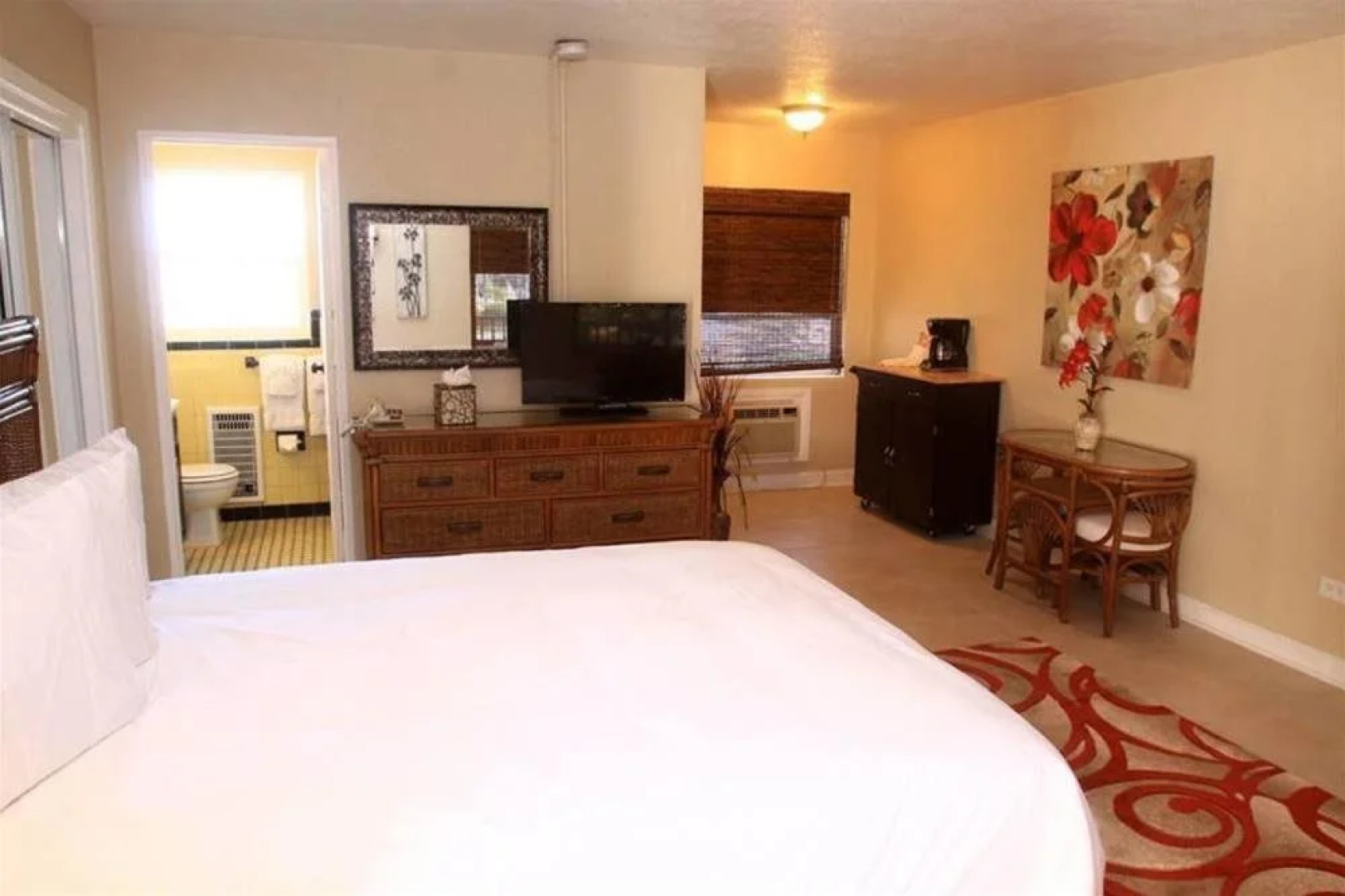 Bamboo Beach Club #202 Apartment