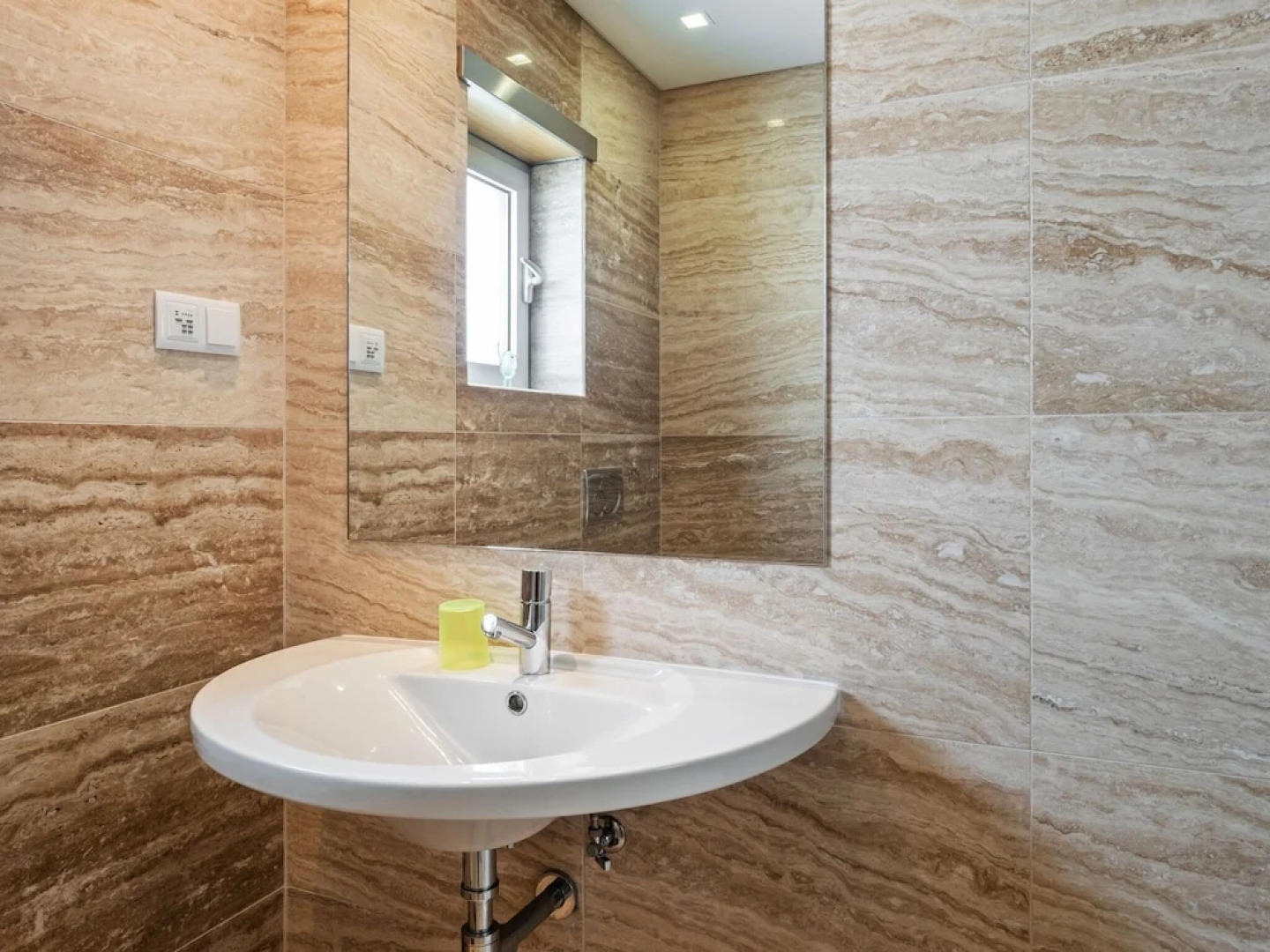 Comfortable Holiday Home Within Walking Distance of the bay of Sao Martinho