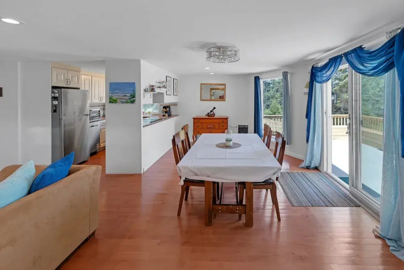 Waterfront Retreat With Stunning Views 3 Bedroom Home