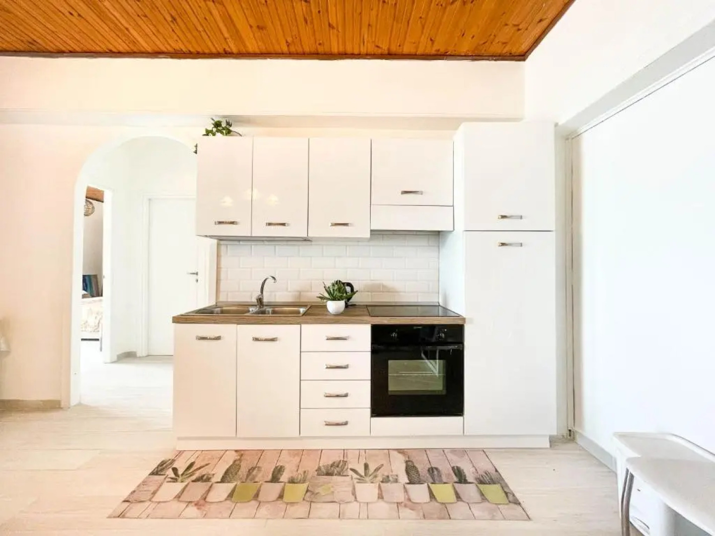 Athena Sea front Apartment, Parking & Pool