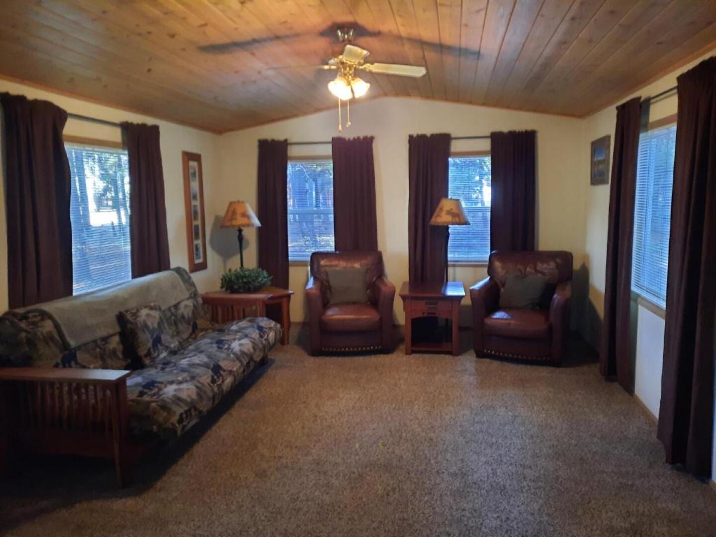 Willamette Pass Inn Chalets