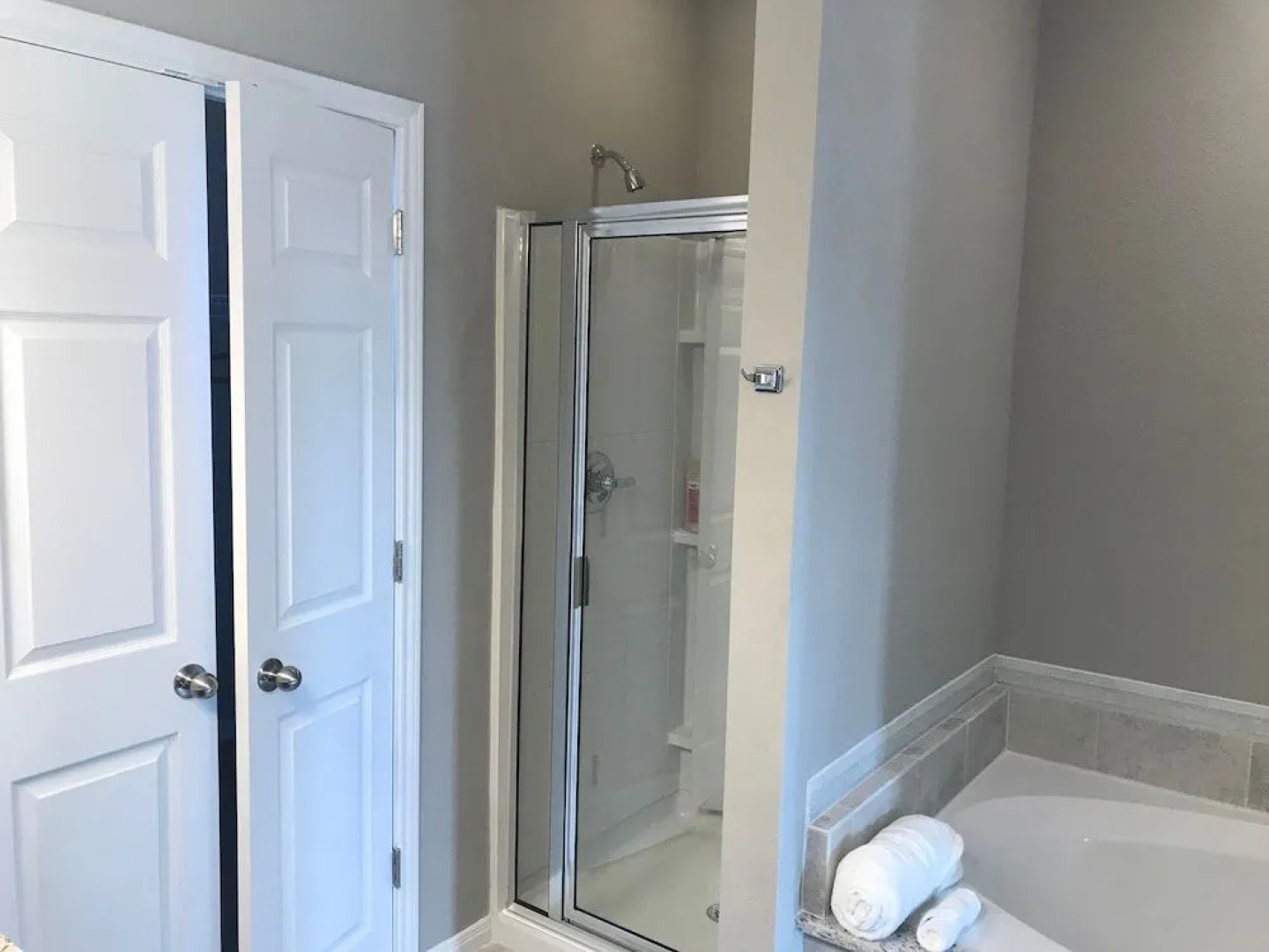 Experience a First Class Stay - 2 BDRM