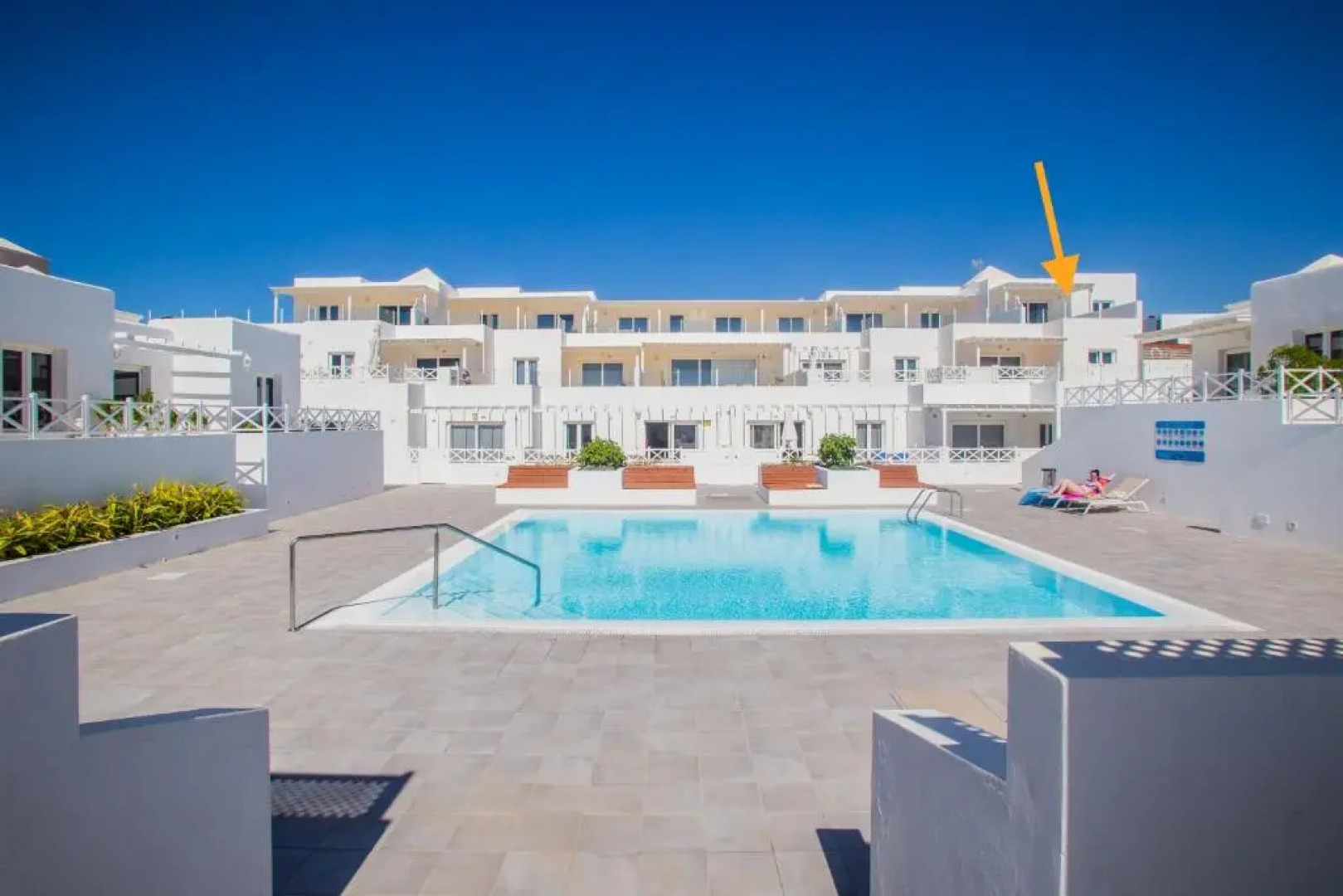 Flower Beach Suite 16