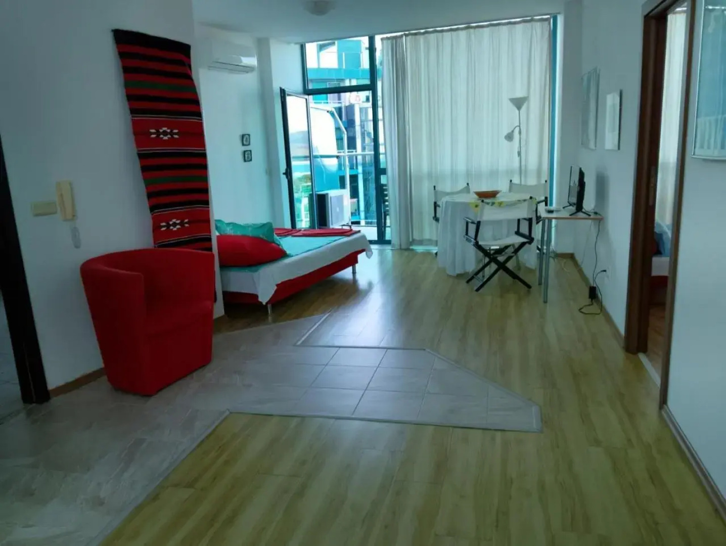 802, spacy apm with sea view.