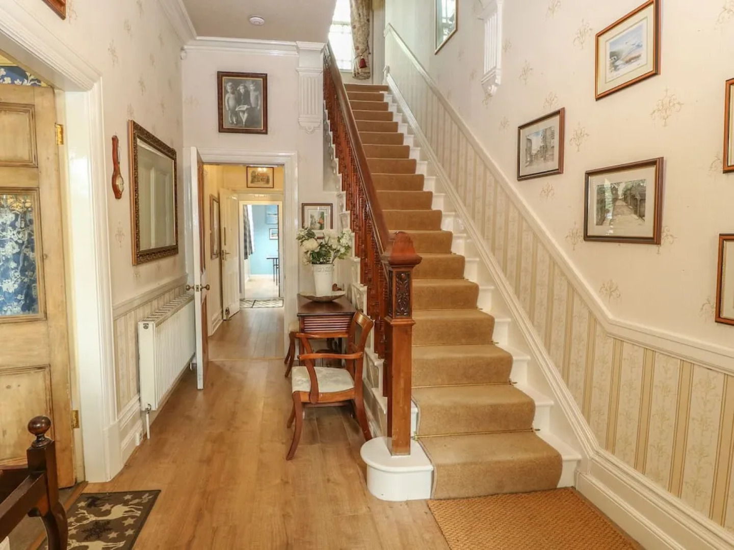 Lyndhurst, Brighouse