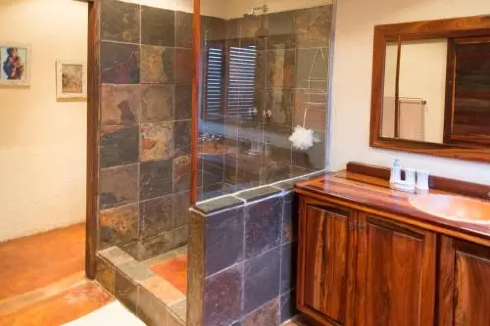 Impisi Lodge Safari and Golf Guesthouse