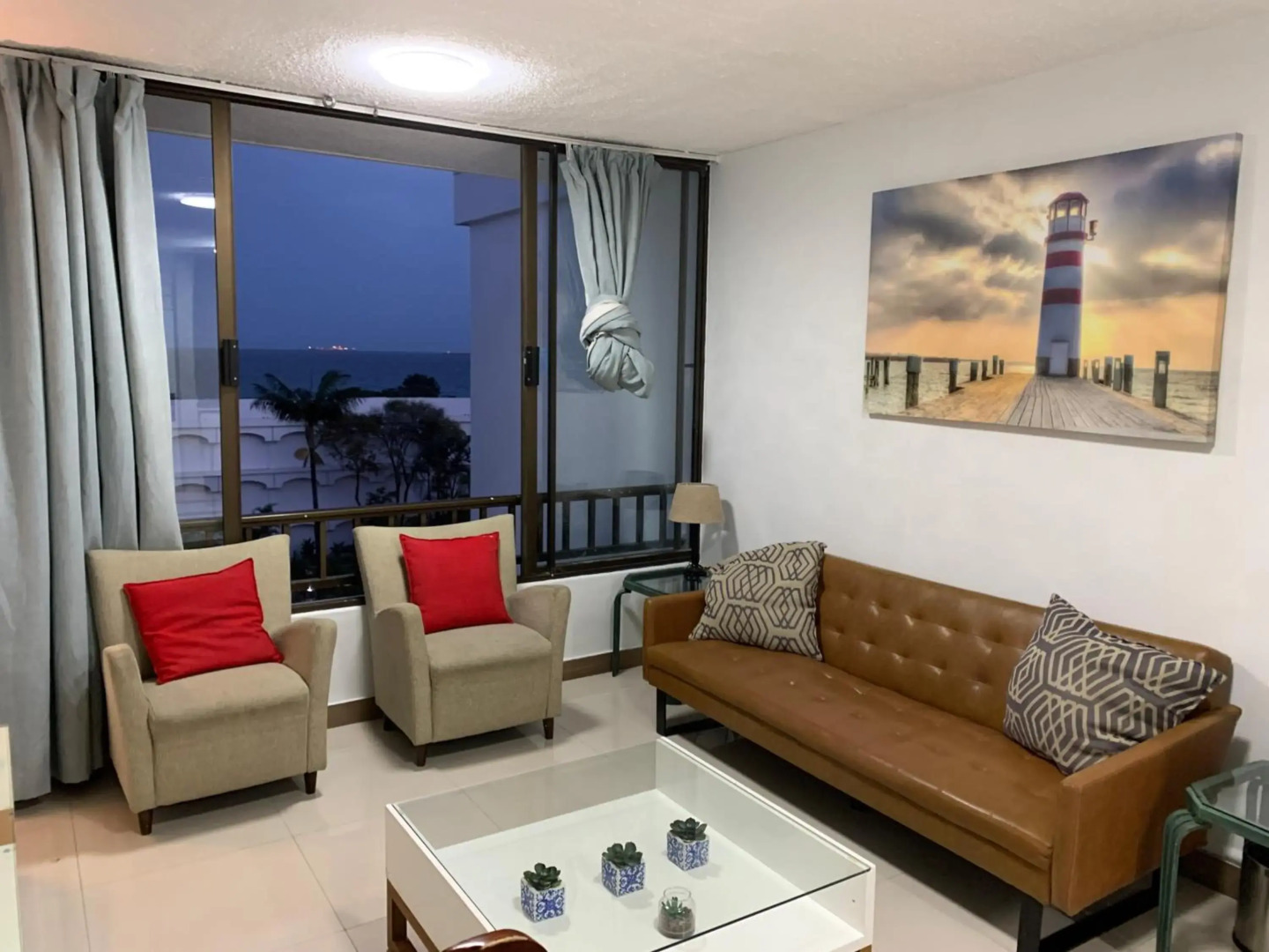 Umhlanga Beach Front 4 Sleeper