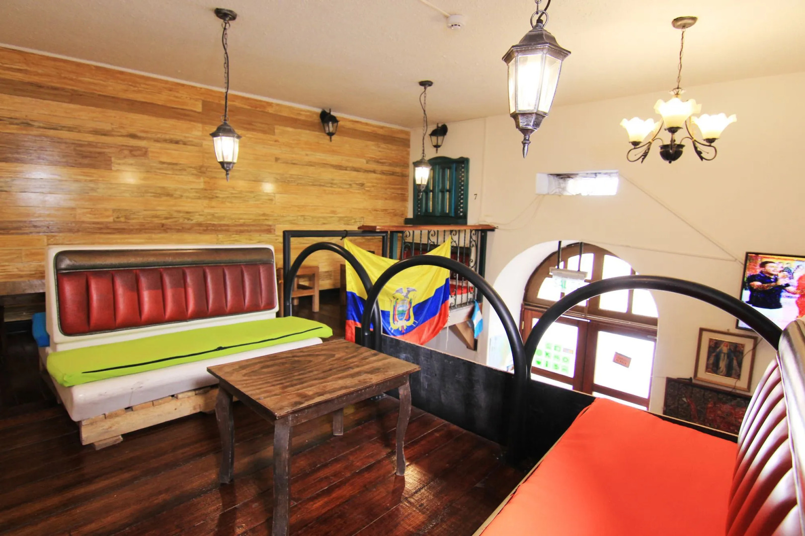 Friends Hotel & Rooftop - Historic Center & Museums