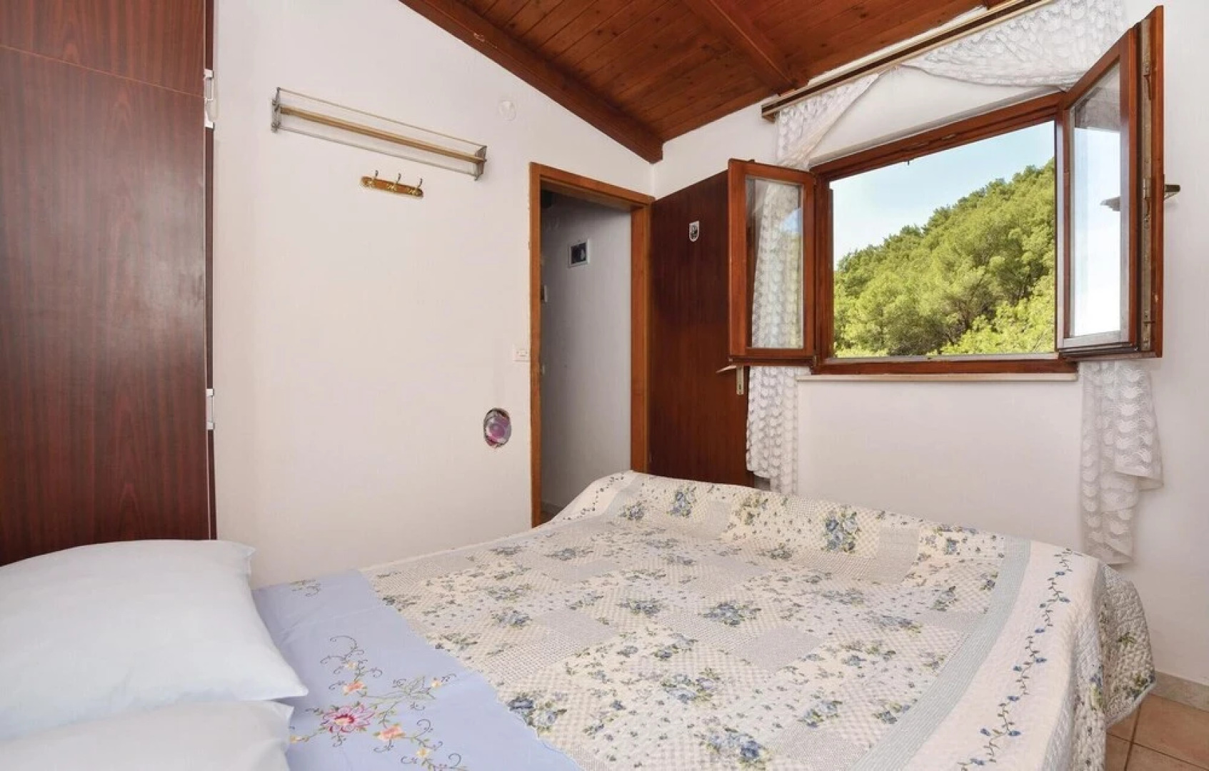 Stunning Apartment in Bogomolje With 1 Bedrooms