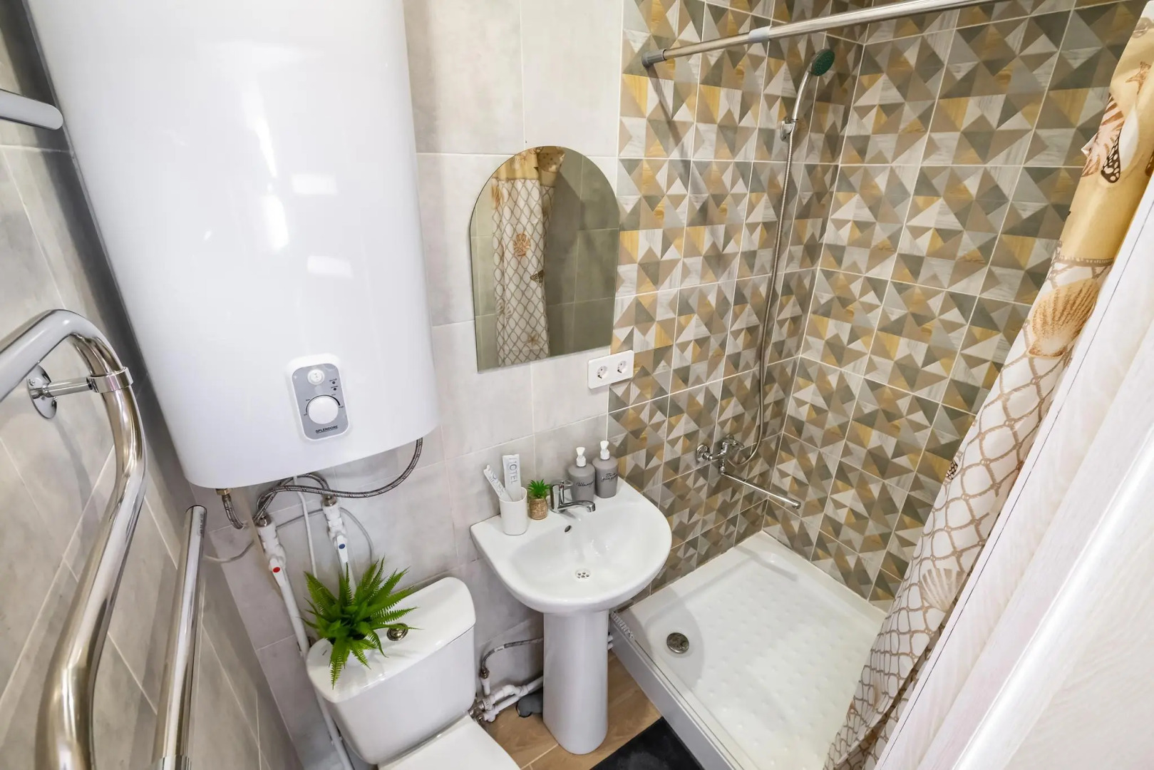 Уютные студии на проспекте 100-летия Владивостока 147