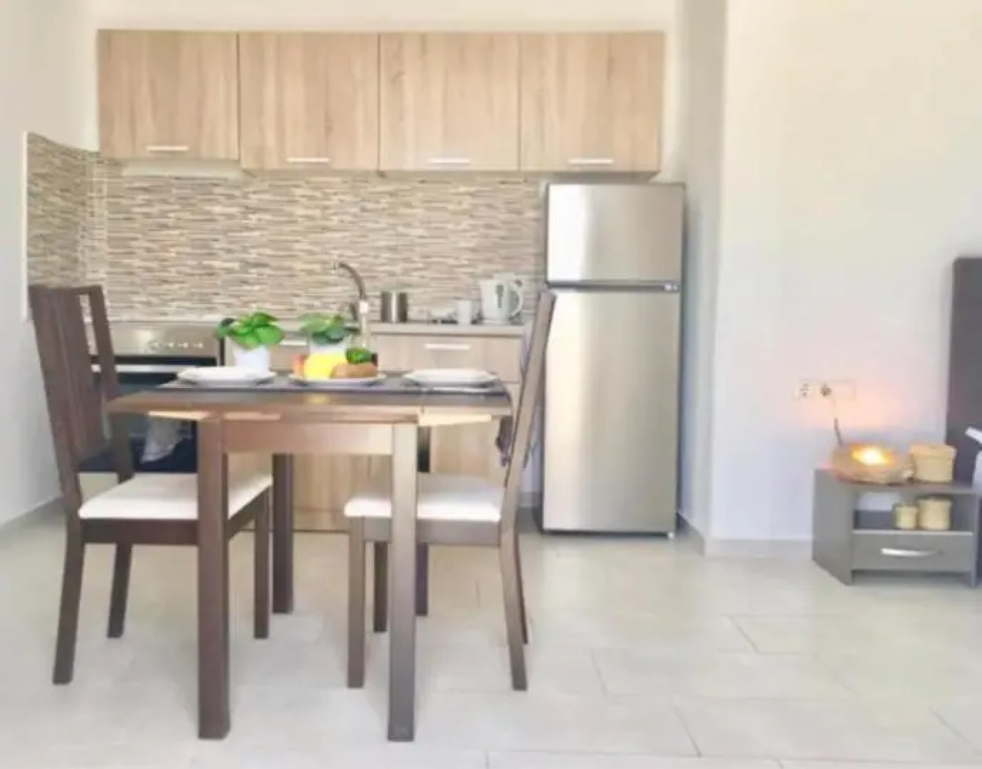 Avalon cosy apartments Kiku studio for 2 with shared swimming pool
