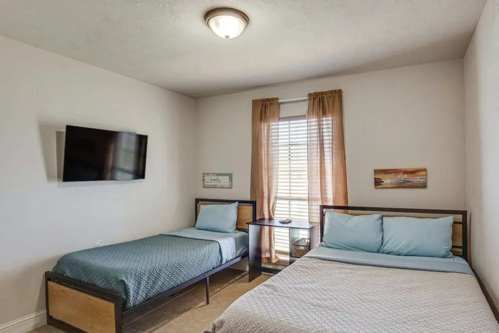 < 1 Mi to Lake Ray Hubbard: Home w/ Patio!