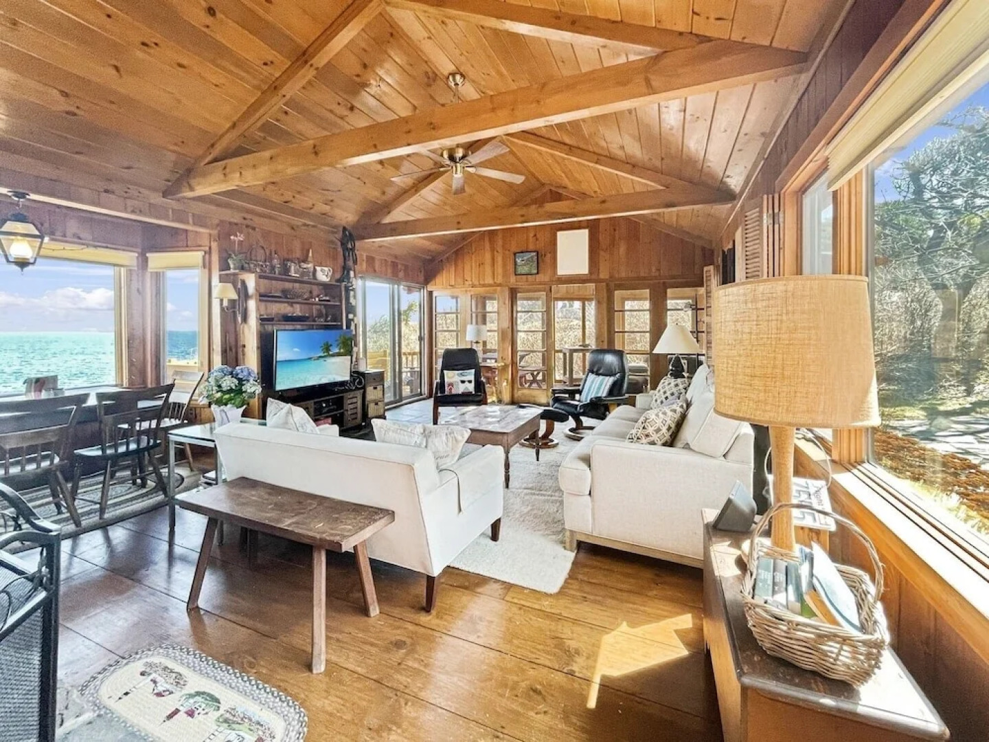 Ragged Rocks - Warm And Inviting Cottage With Uninterrupted Ocean Views 2 Bedroom Home by RedAwning