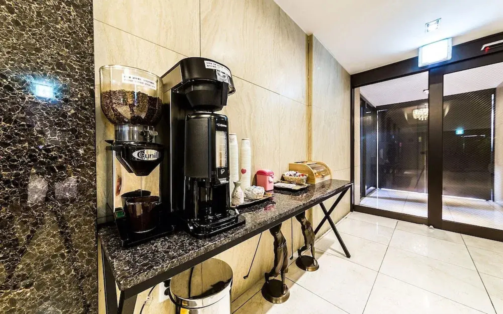 Guangming Cherbourg Hotel