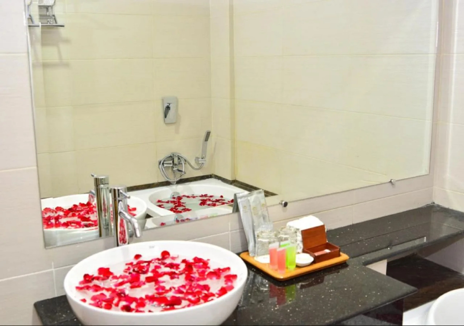 Yadanarpon Dynasty Hotel