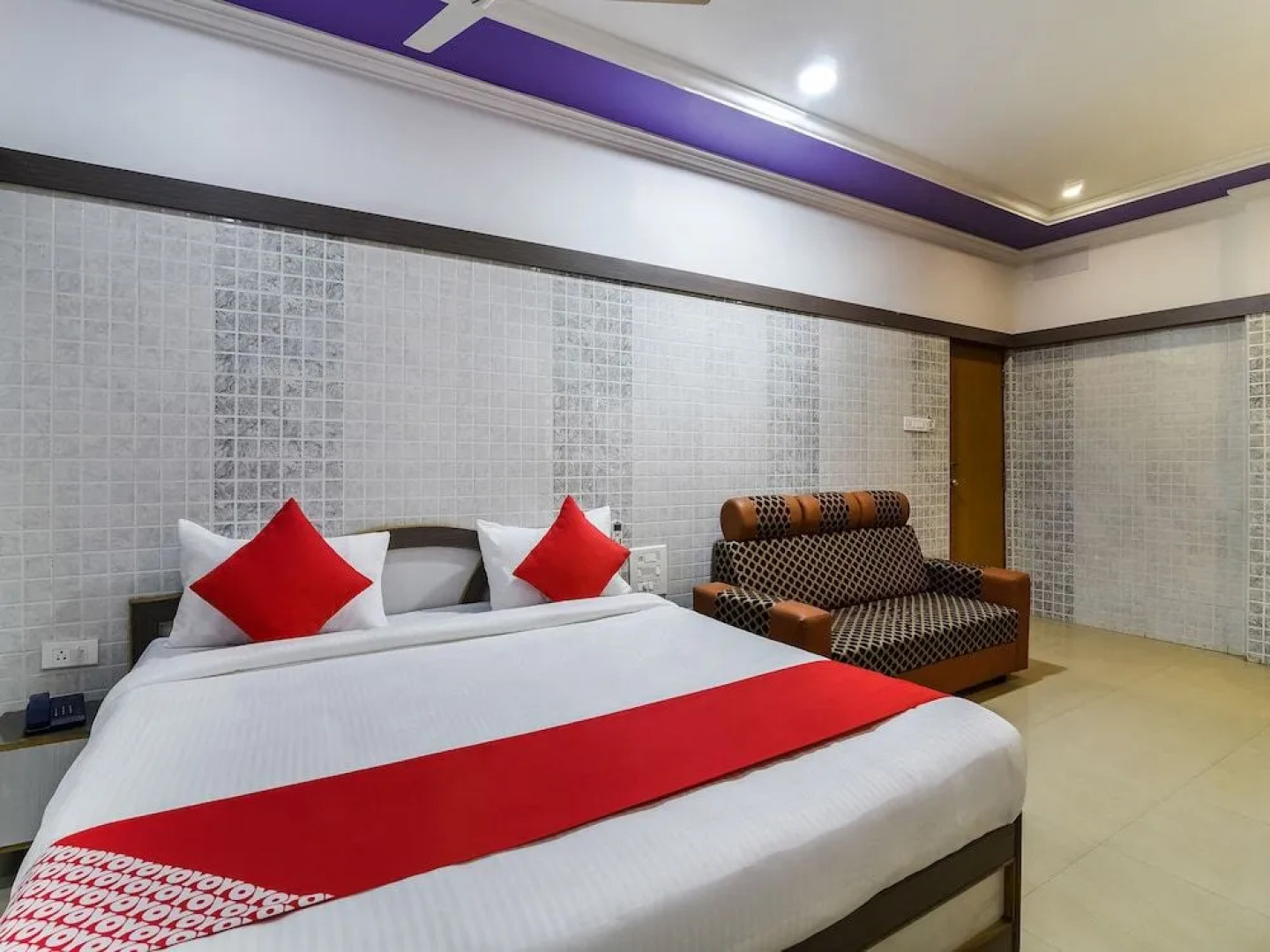 Oyo 30545 Hotel Jeevan Park