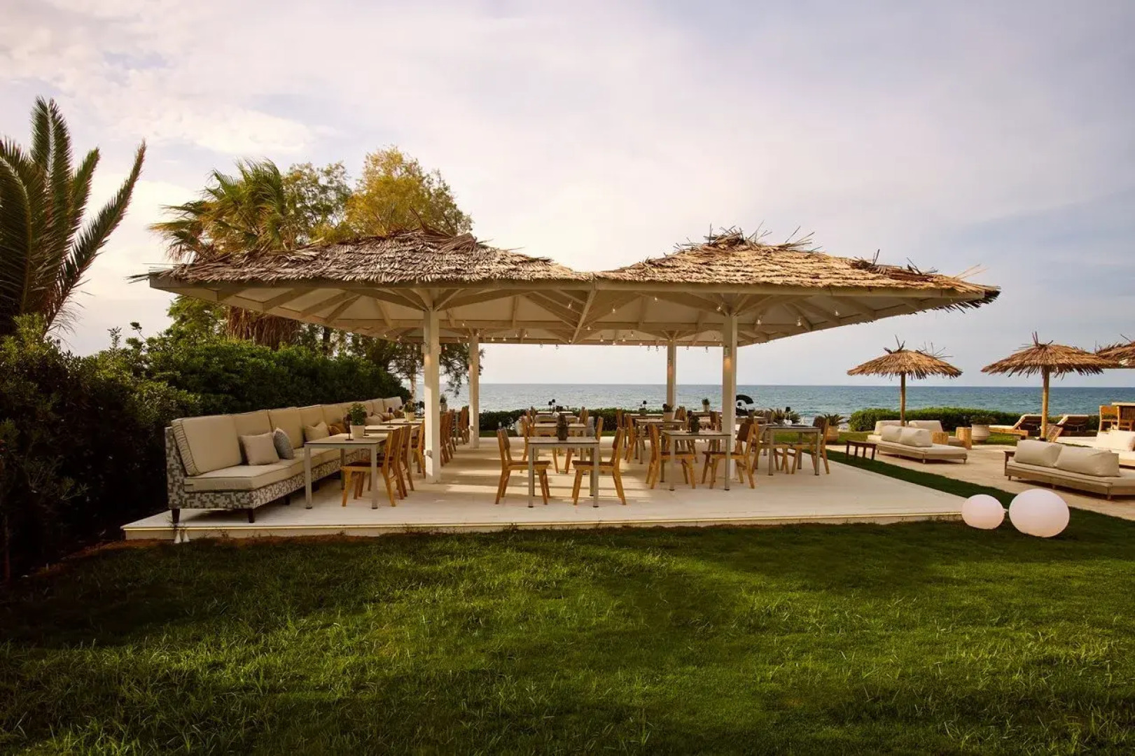 Maravel Star Art Hotel