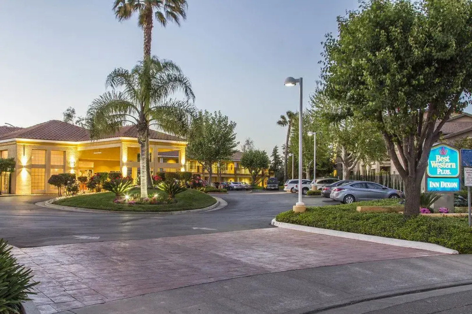 Best Western Plus Dixon Davis