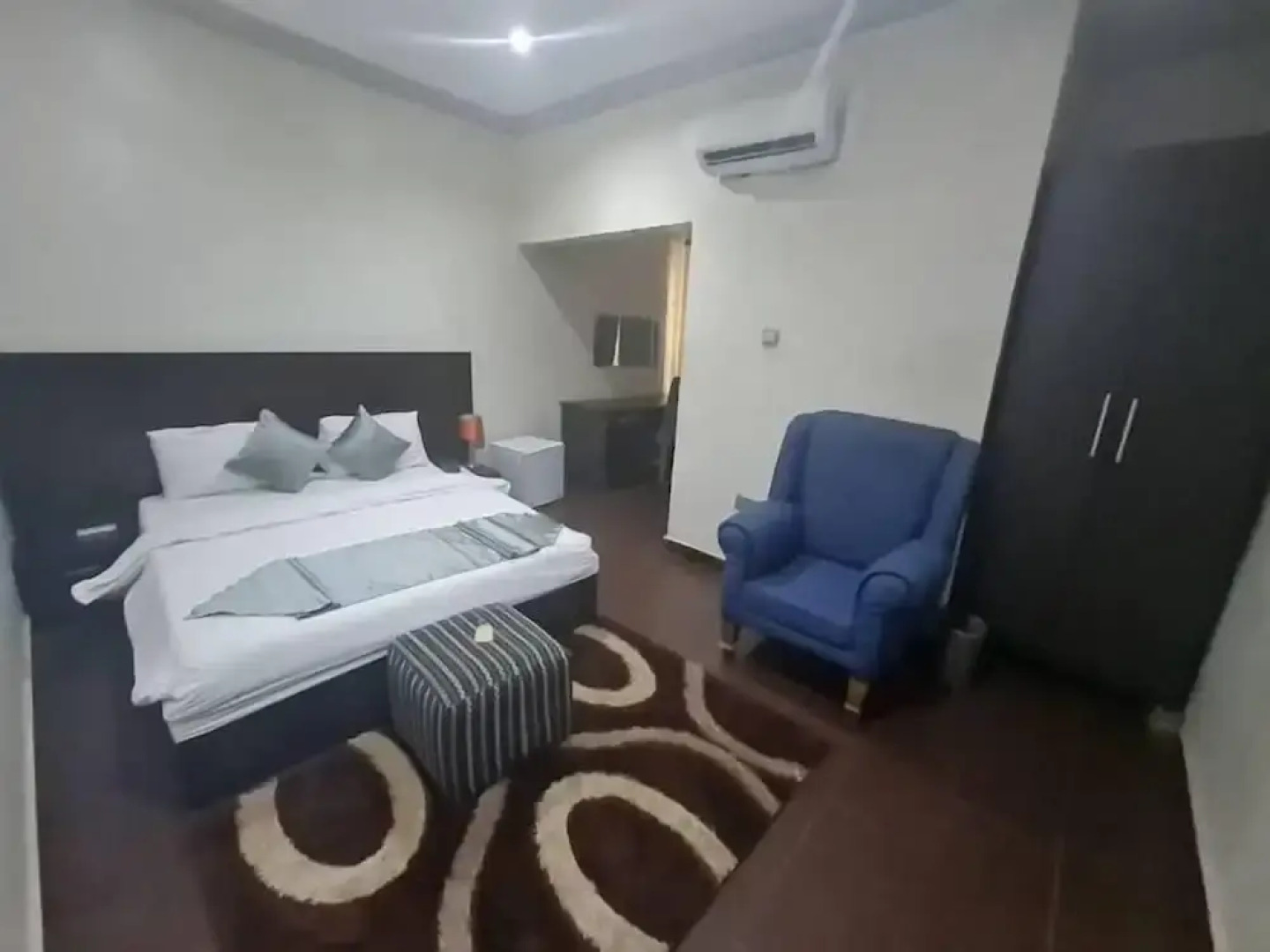 Rolak Hotel and Suites