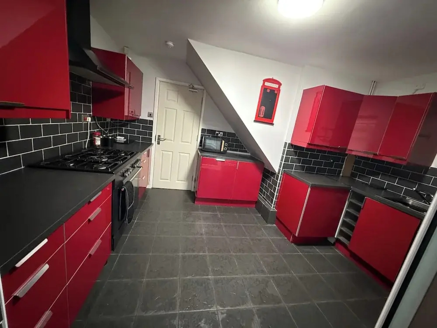 Charming 3BR House - Wifi, Parking, Pet Friendly