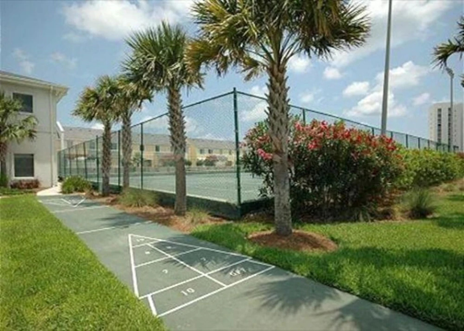 Shoreline Towers Resort by Panhandle Getaways