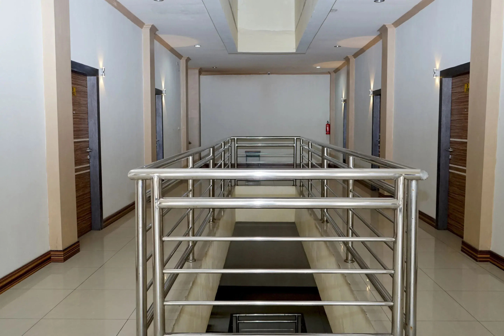 OYO 624 Hotel Golden Vella