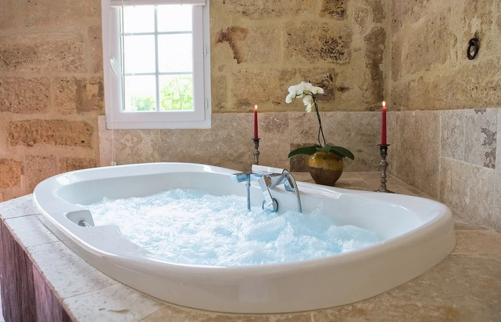 Château Latour Segur Suites & Spa