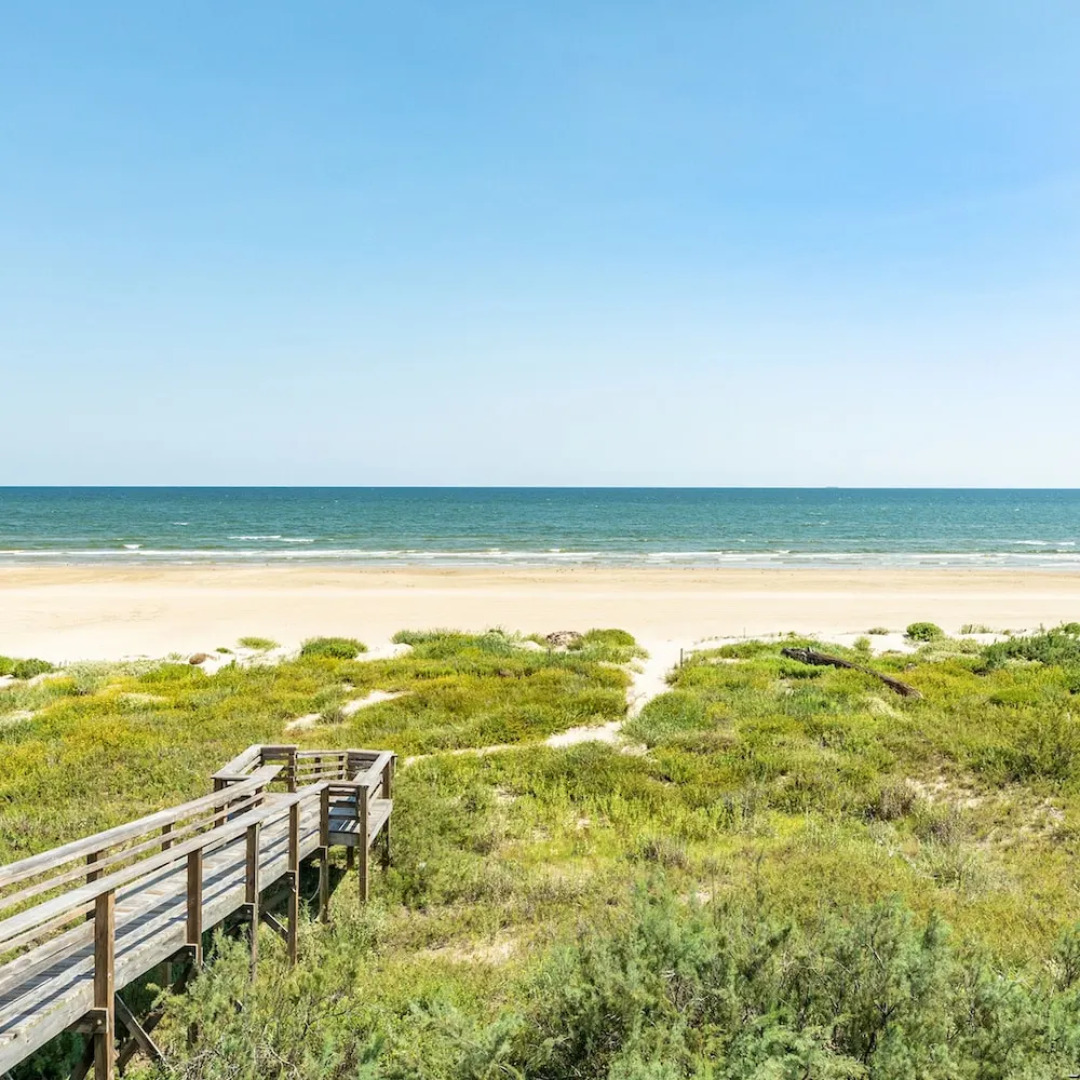 Superb Home With Private Walkover Unobstructed Views