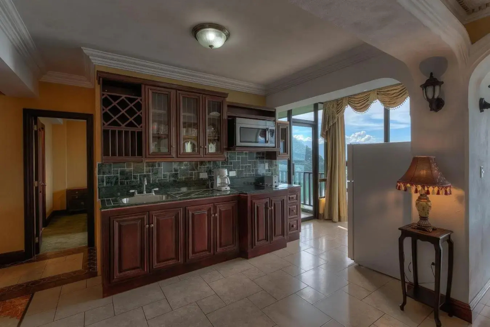 Torres de Atitlan 4 Bdrm-3 Bthrm Full Floor - for 10 people
