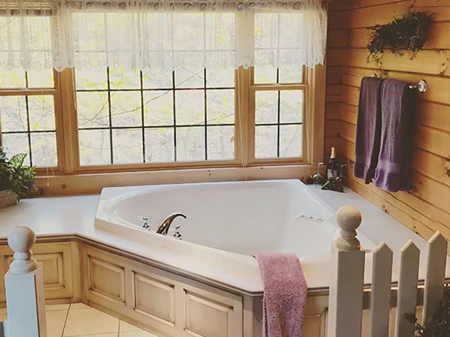 Cricket Hill Lodge & Cabins