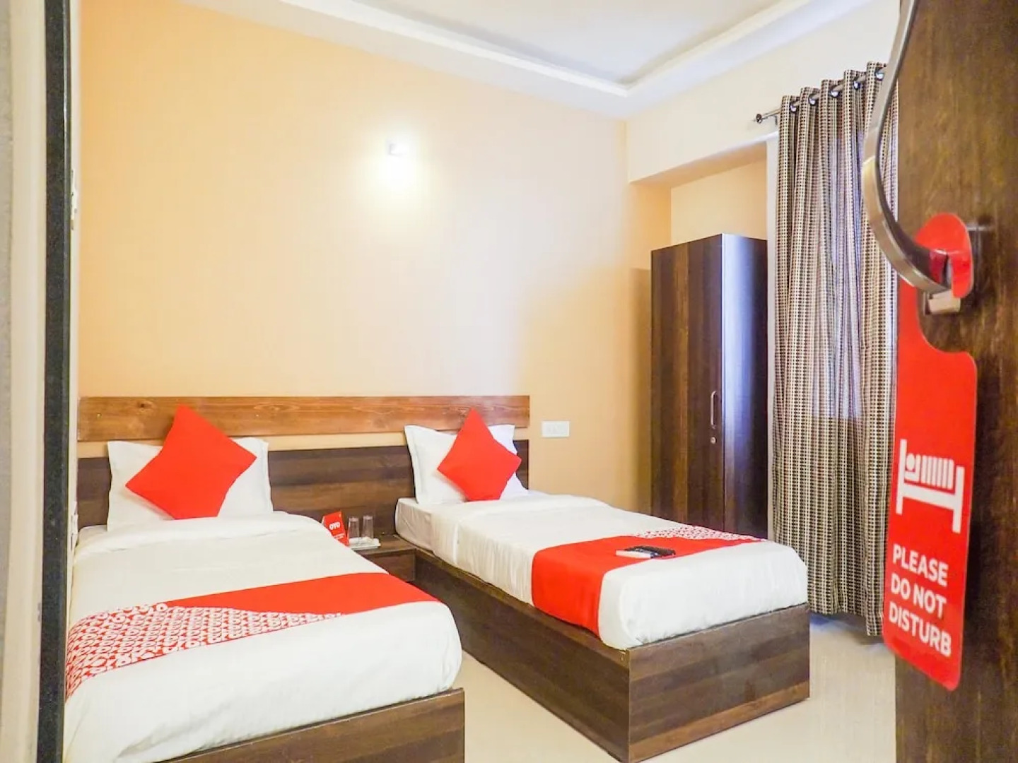 OYO 12383  Hotel Twin Towers 1