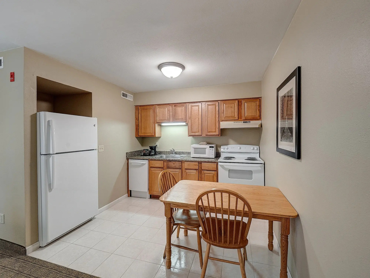 Eastlake Suites Hotel & Conference Center By OYO Urbana