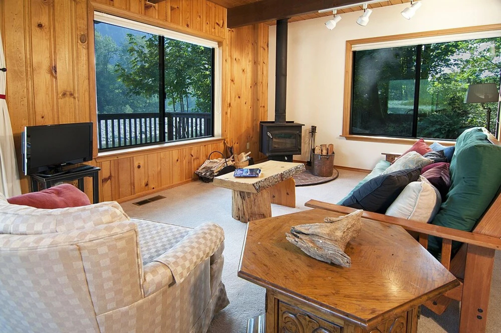 Index River Roost - Three Bedroom Cabin with River View