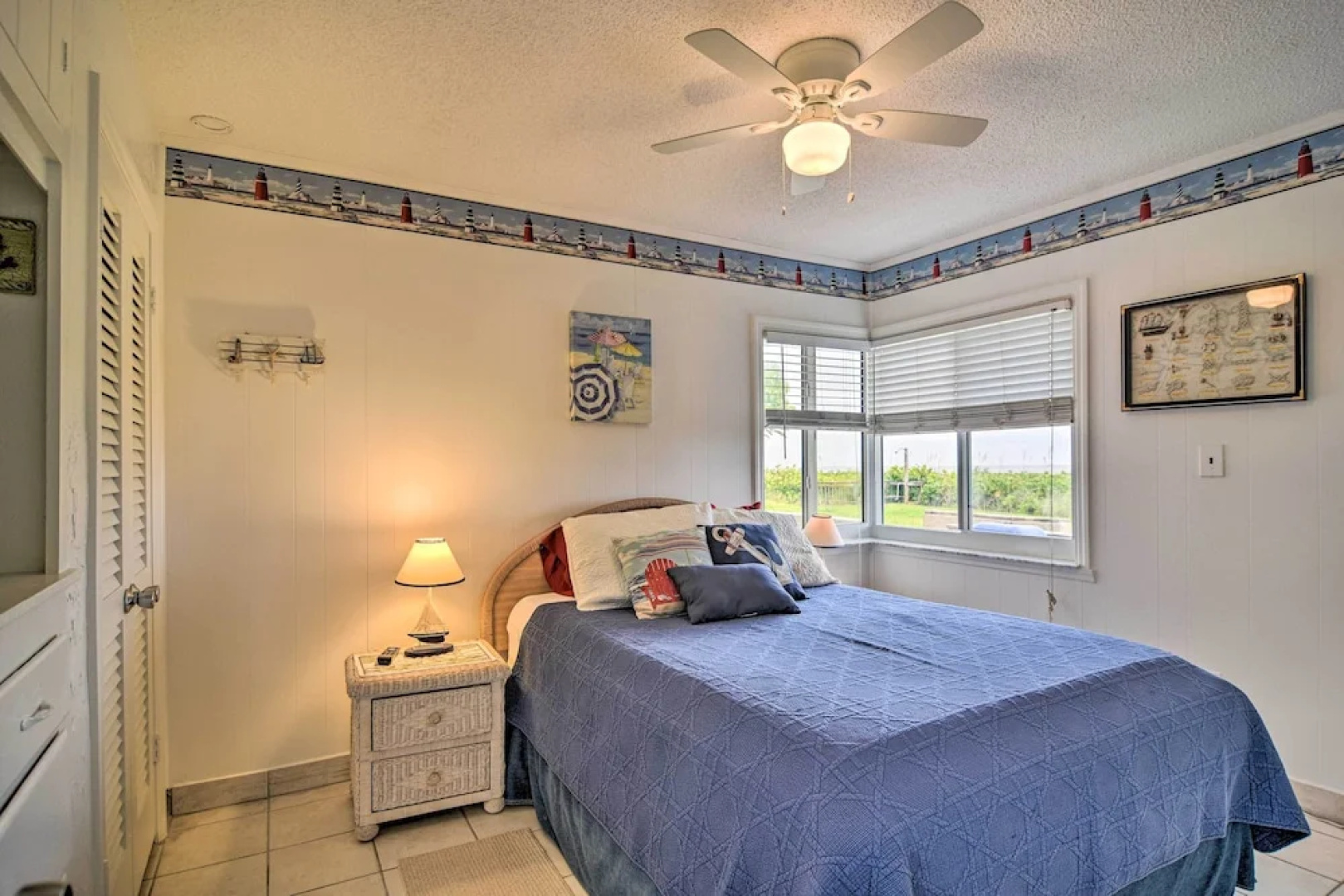 Breezy & Beachy Belleair Condo: 12 Steps to Shore!