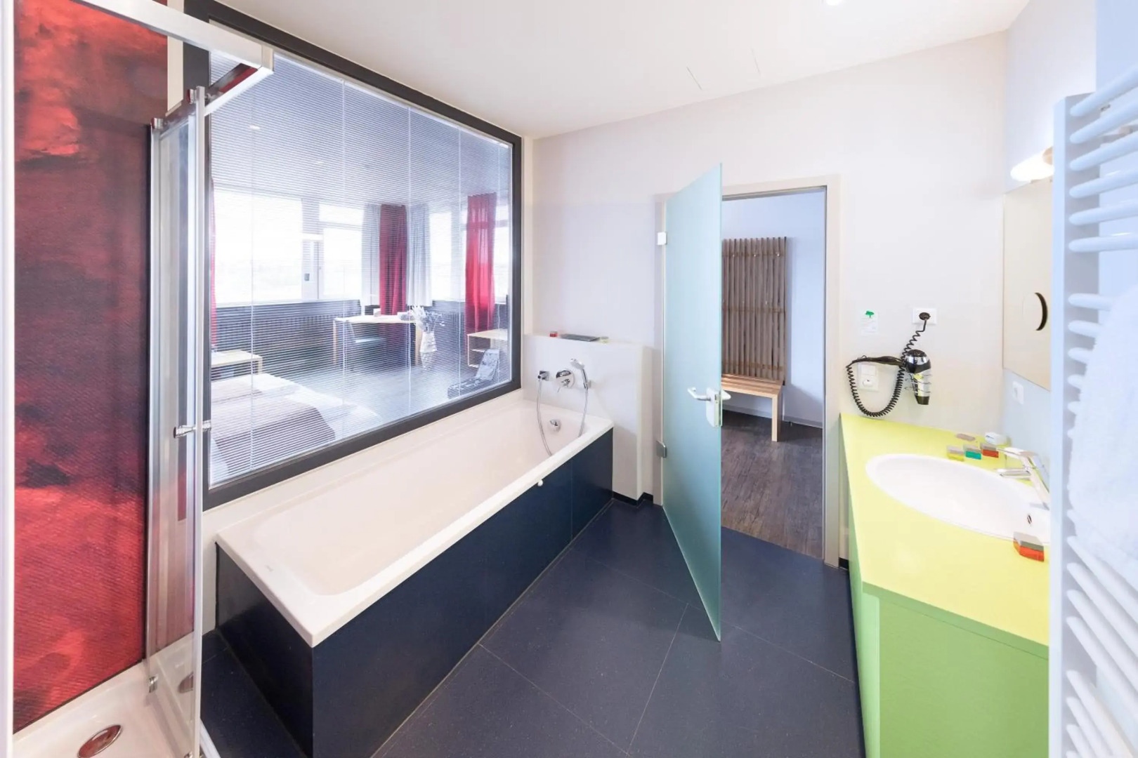 AMH Airport-Messe-Hotel