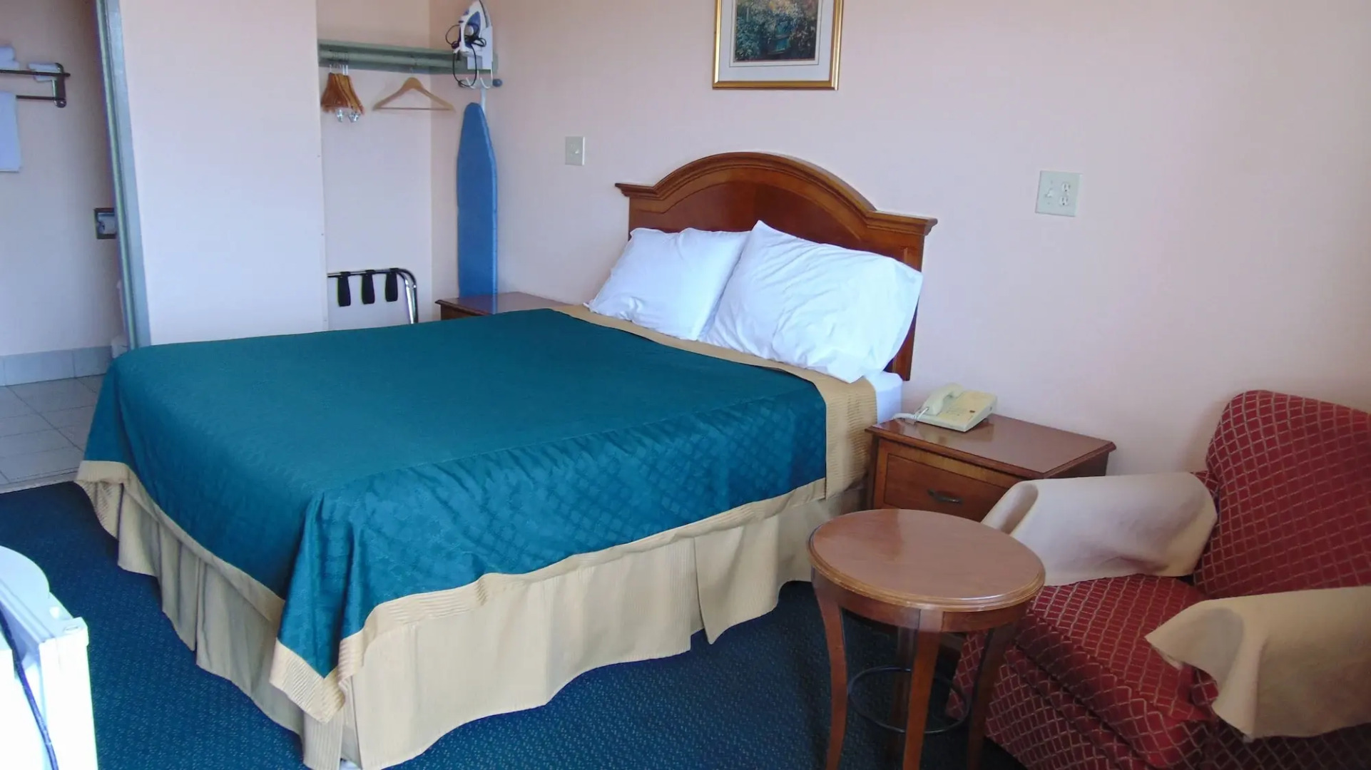 Corcoran Country Inn